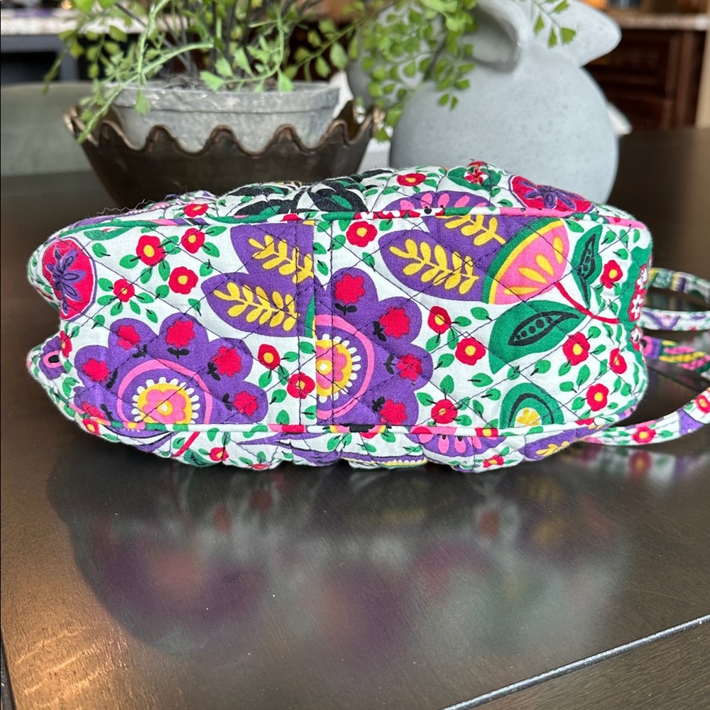 Vera Bradley Frankie cross body Viva La Vera pattern like new - Picture 3 of 4